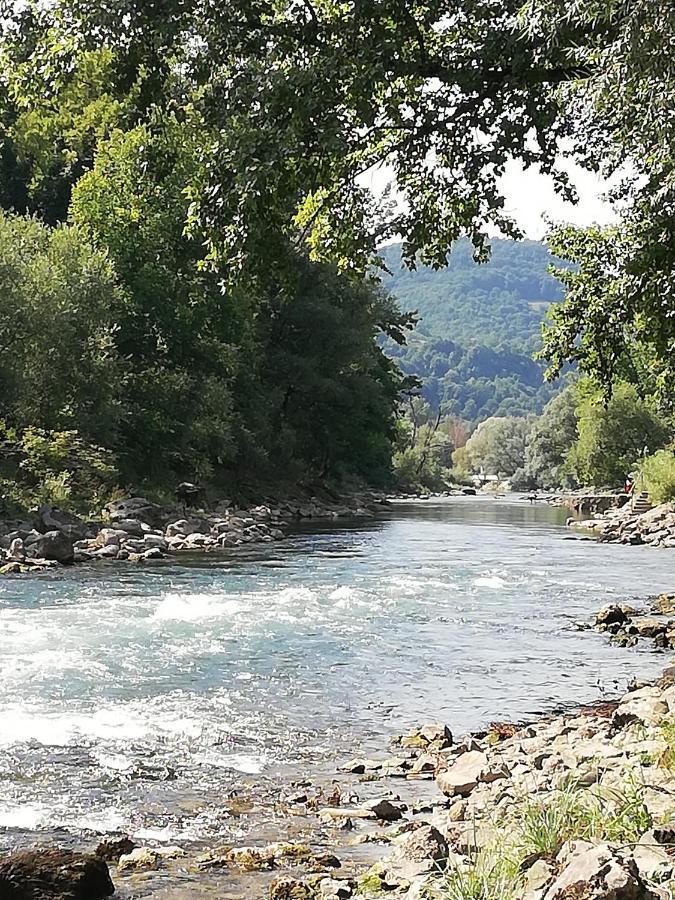 Holiday Homer Kuca Na Obali Vrbasa Banja Luka Esterno foto