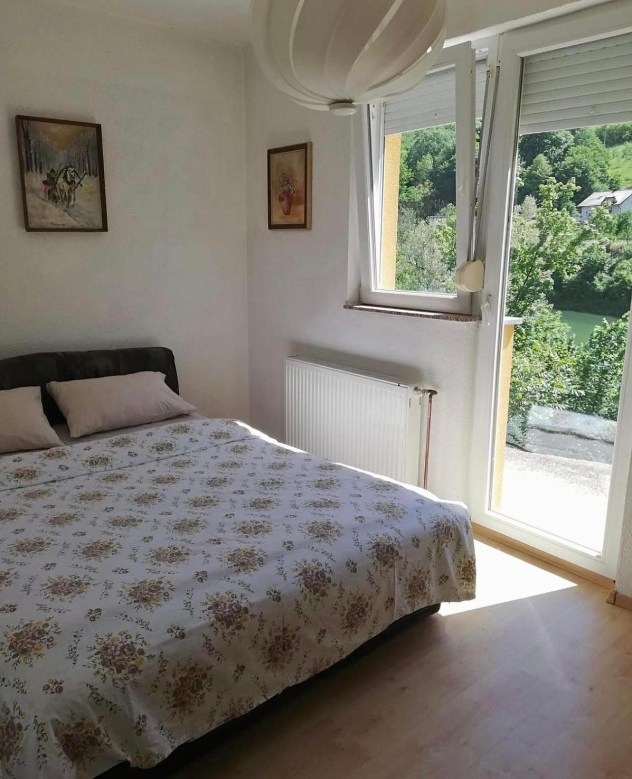 Holiday Homer Kuca Na Obali Vrbasa Banja Luka Esterno foto