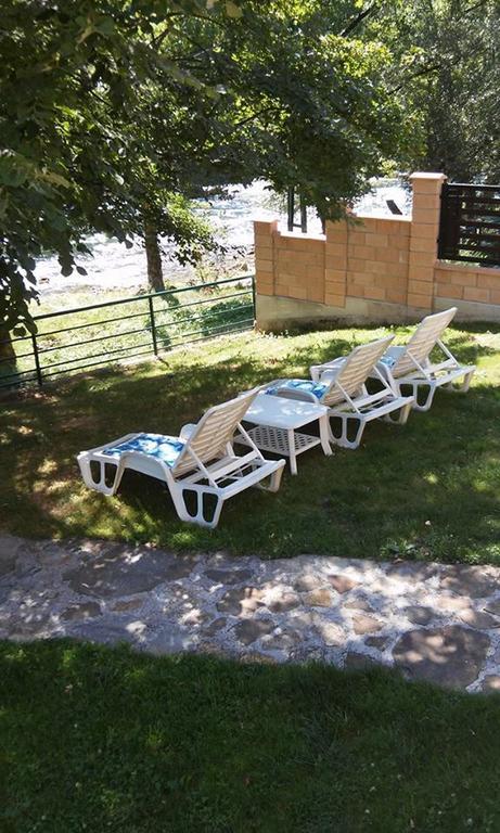 Holiday Homer Kuca Na Obali Vrbasa Banja Luka Esterno foto