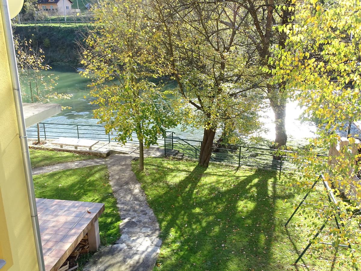 Holiday Homer Kuca Na Obali Vrbasa Banja Luka Esterno foto