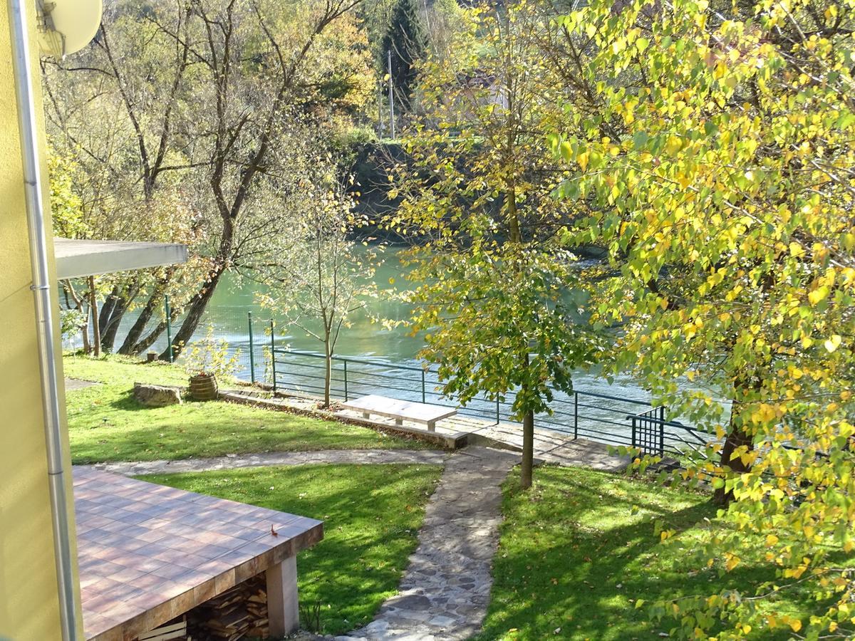 Holiday Homer Kuca Na Obali Vrbasa Banja Luka Esterno foto